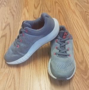 Girls under armour size 12